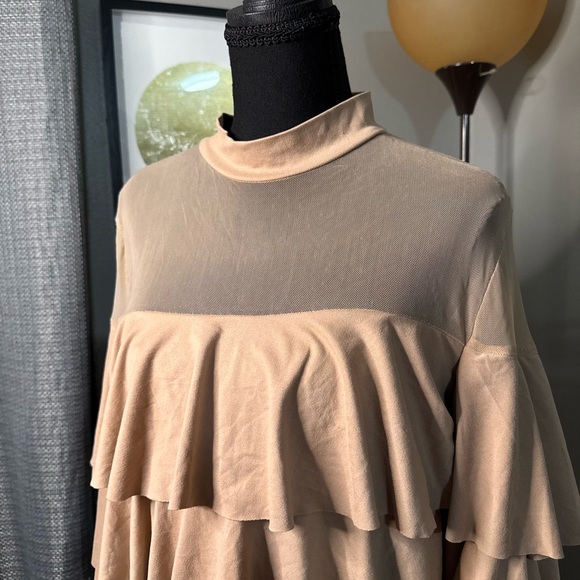 Chic Layered Beige Women's Blouse - Picture 2 of 5